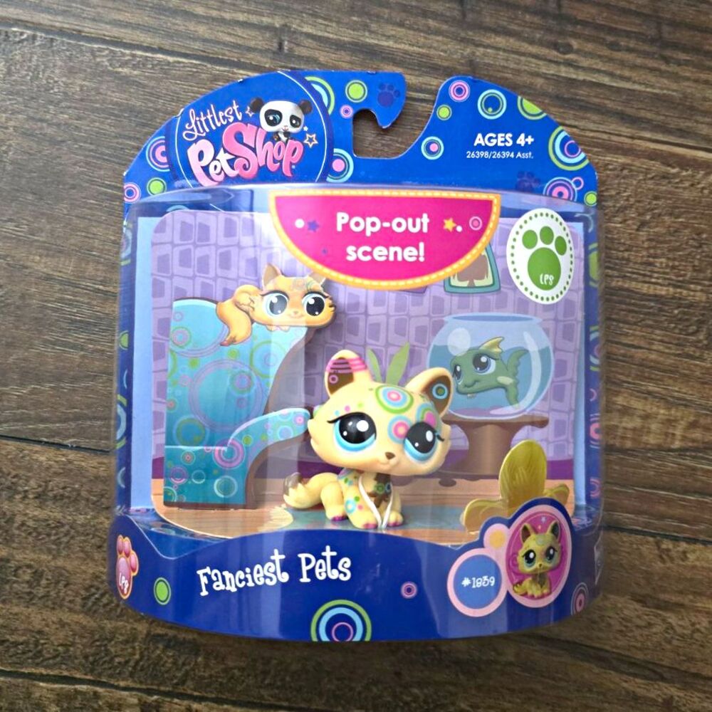 Hasbro Littlest Pet Shop Fanciest Pets Pop-Out Scene Cat #1869 2010 Ages 4+